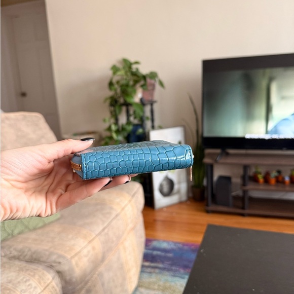 Blue Croc-Embossed Wallet - Picture 3 of 5